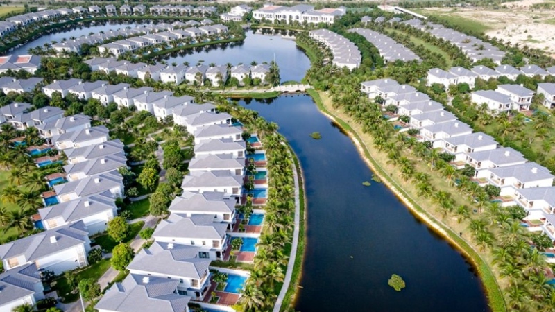 Choosing a Quieter Orlando Villa for Downtime Between Park Days